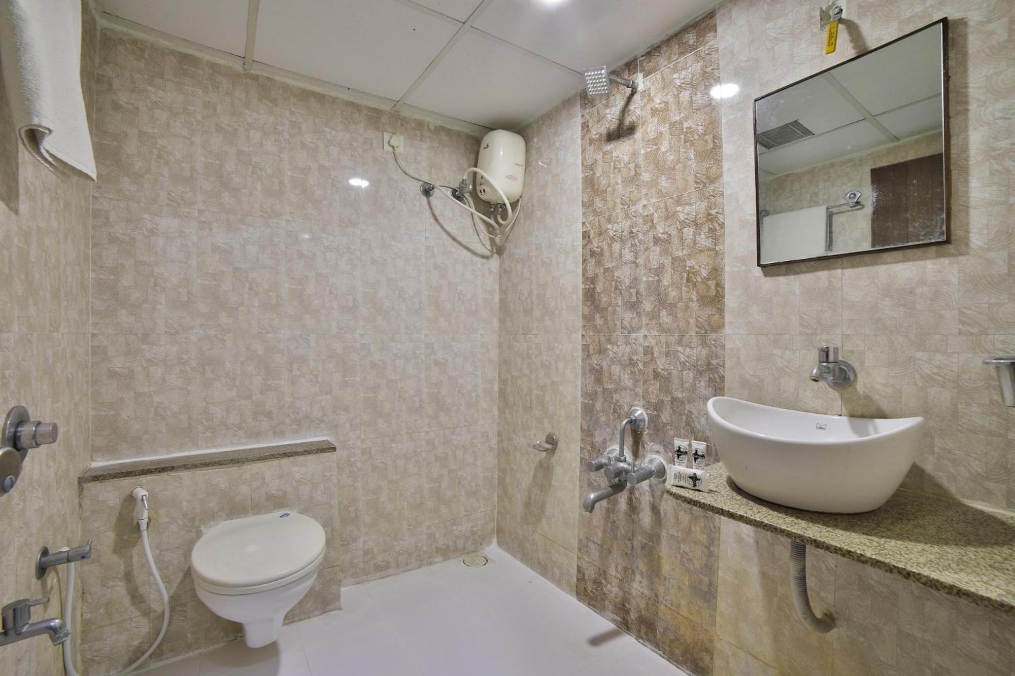 Capital O Kalash Residency Ahmadábád Kültér fotó